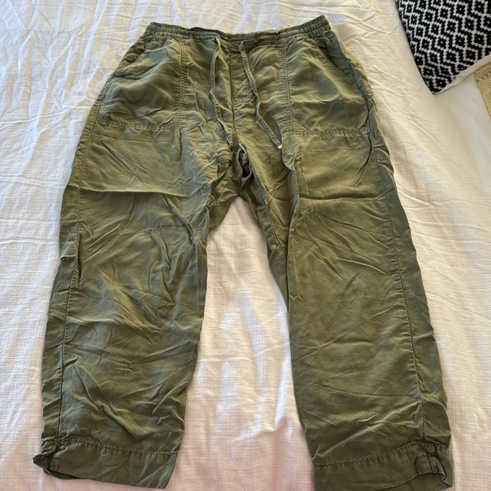 Breathable green flowy Zara cropped pant